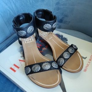 DV by Dolce Vita x Vanessa Mooney Finnley Sandal